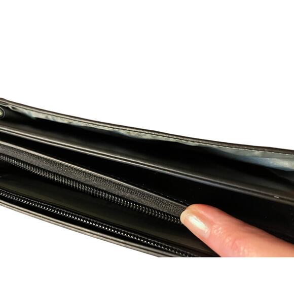 Pixie Mood Zoe Black Crossbody Cruelty Free Bag - Picture 8 of 8